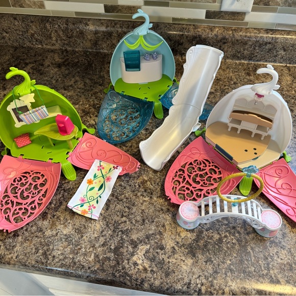 Set of Schleich Fairy Accessories, Slide and Lion training playset - Picture 2 of 8